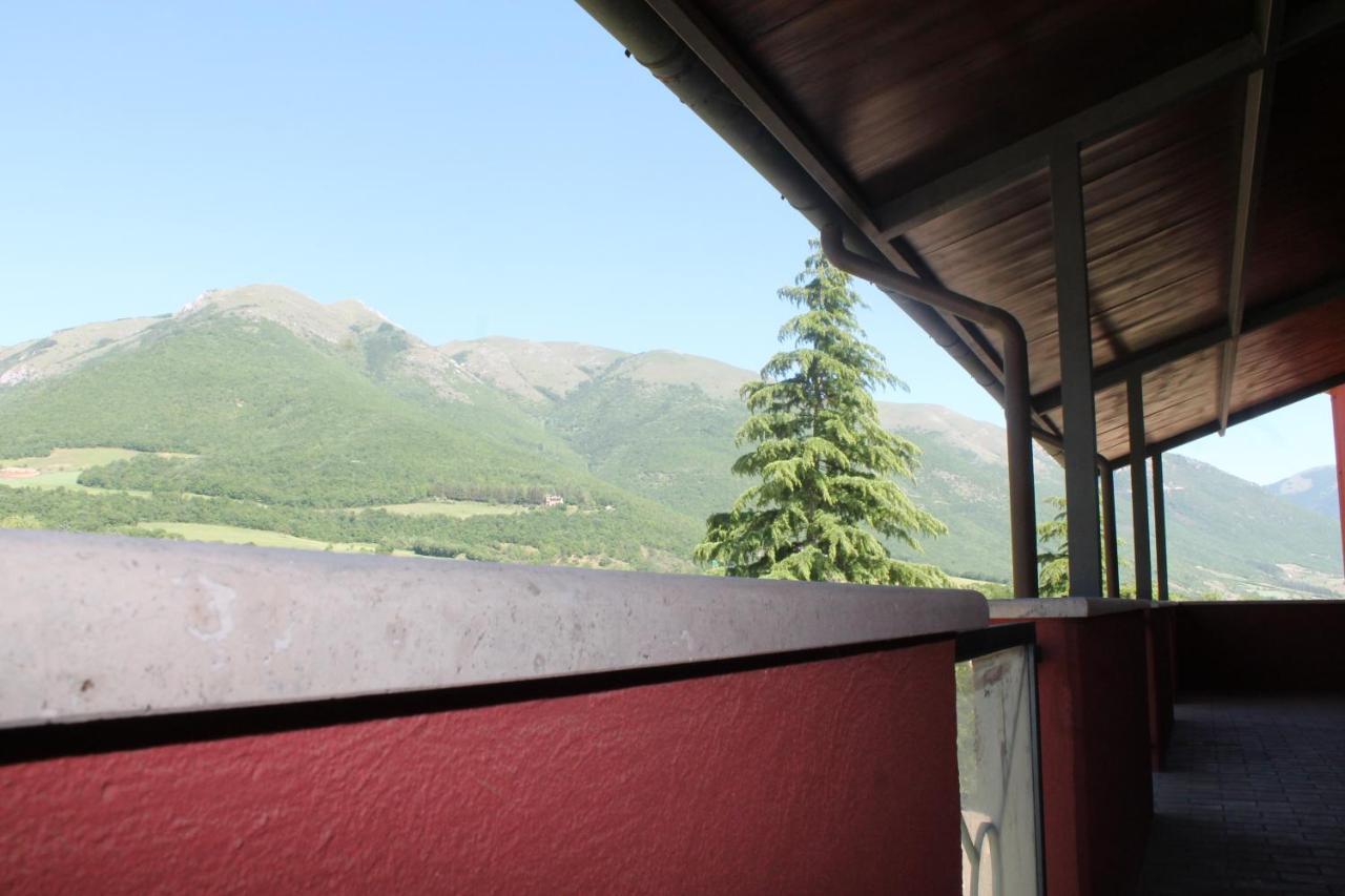 B&B La Casa Di Sirio Норча Экстерьер фото