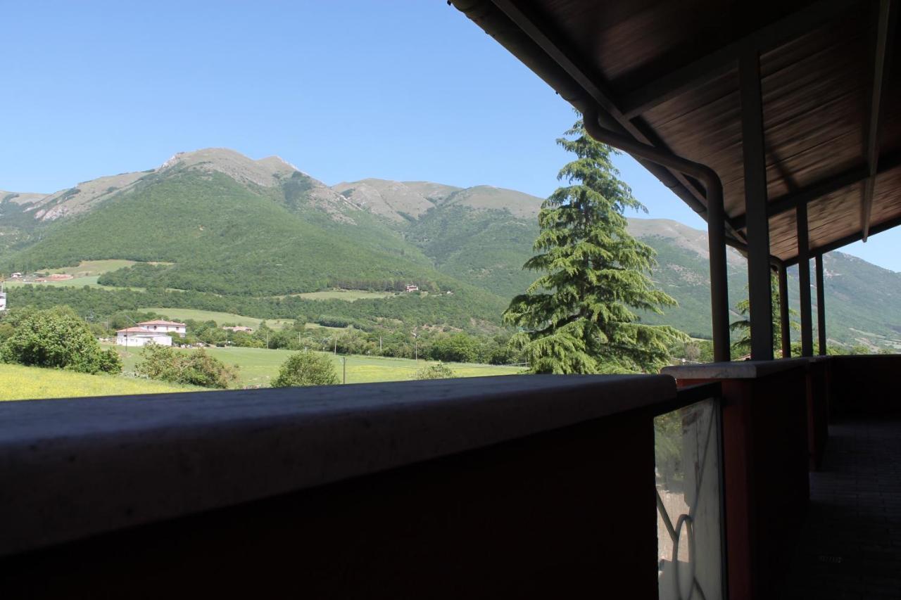 B&B La Casa Di Sirio Норча Экстерьер фото