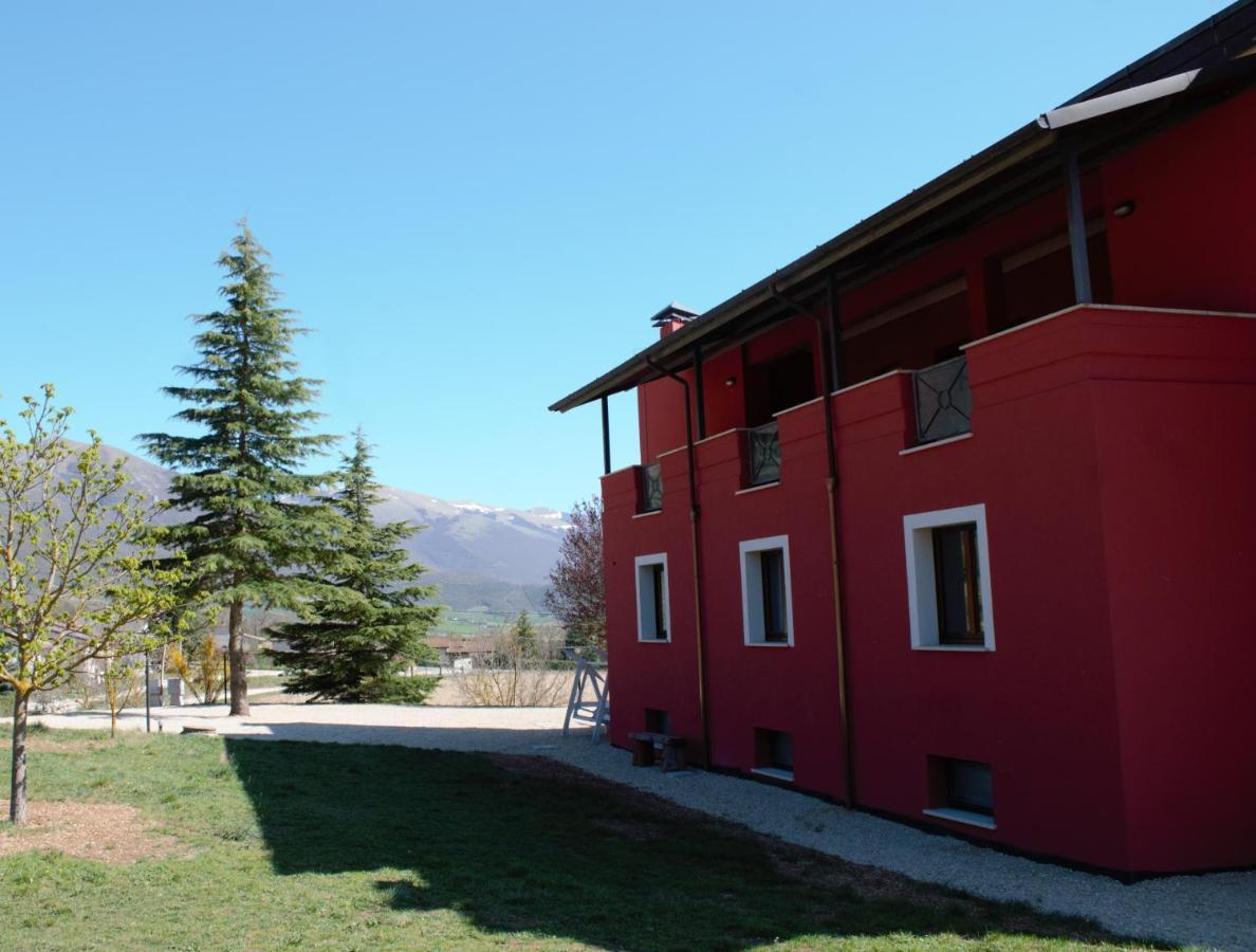 B&B La Casa Di Sirio Норча Экстерьер фото
